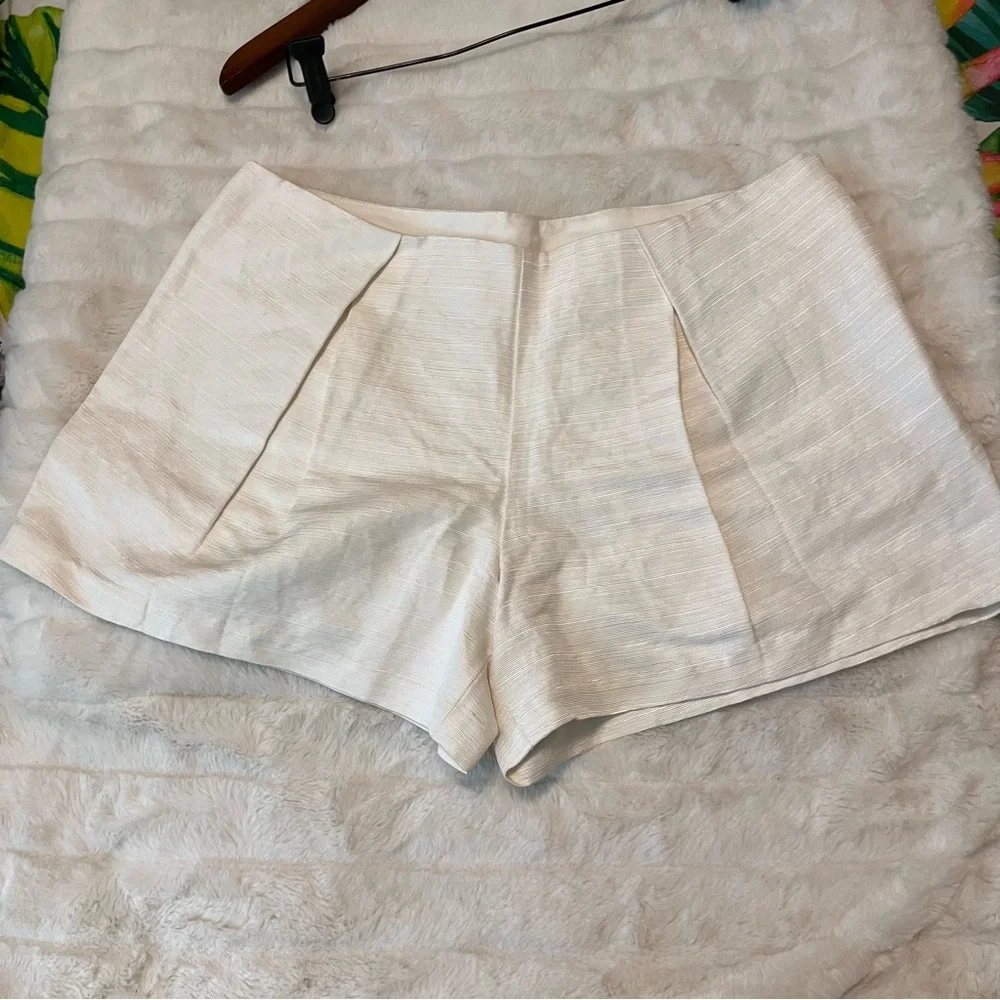 NWT $195 Tory Burch 8 Ivory White Canvas Pleat Front Georgina Preppy Shorts